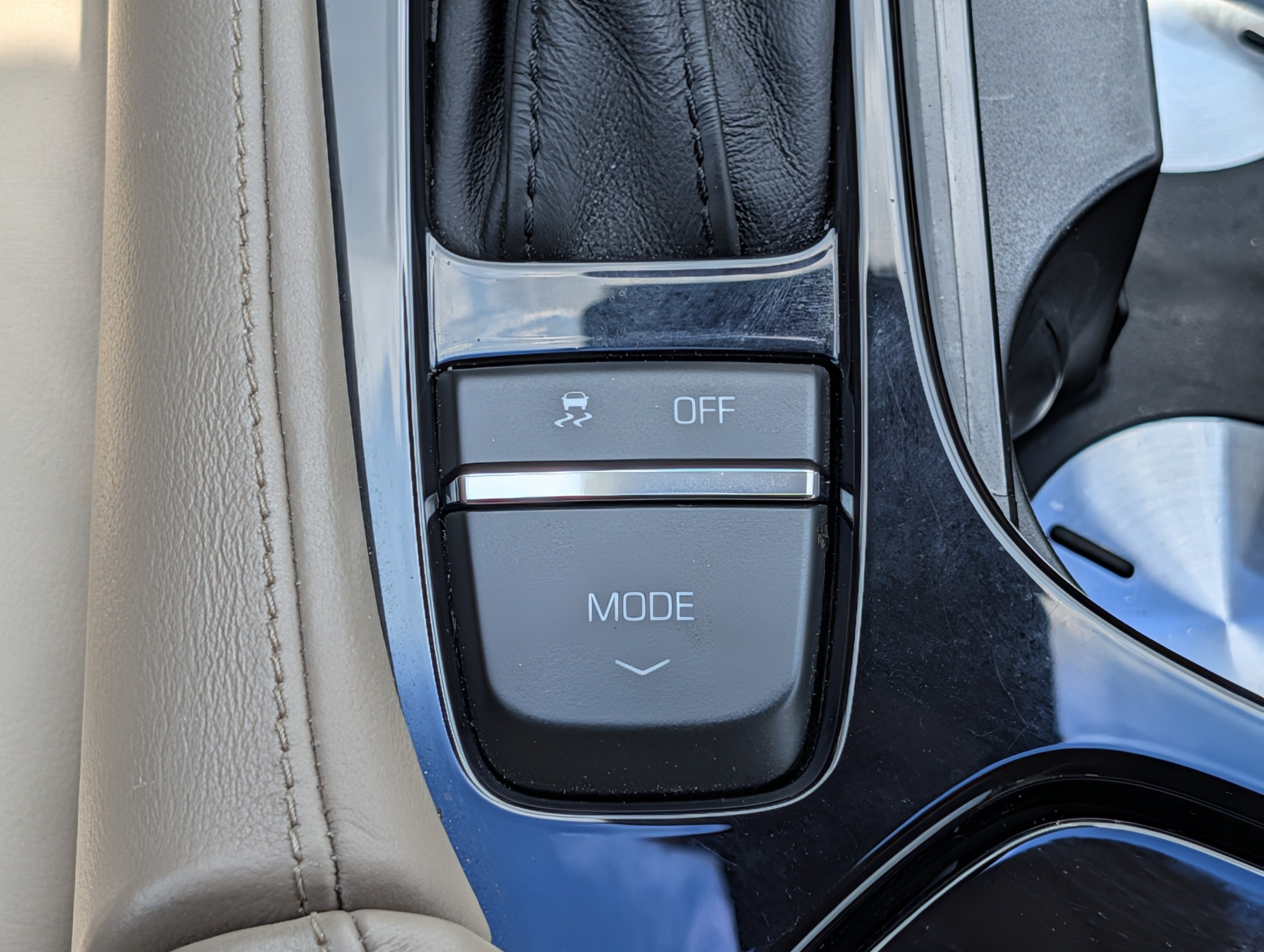 Used 2014 Cadillac ELR FWD image 30