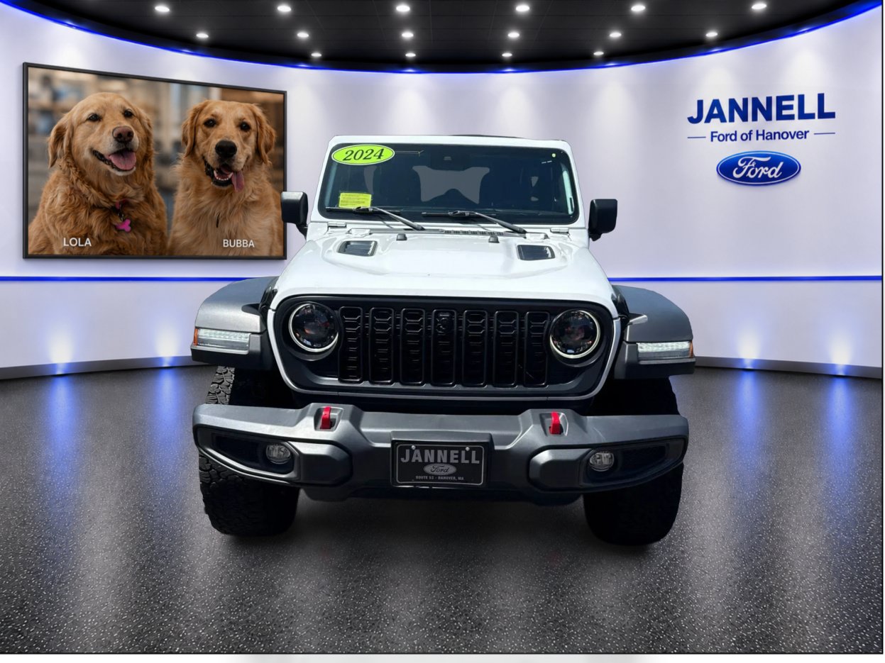 Used 2024 Jeep Wrangler Unlimited Rubicon w/ Technology Group AWD/4WD image 2