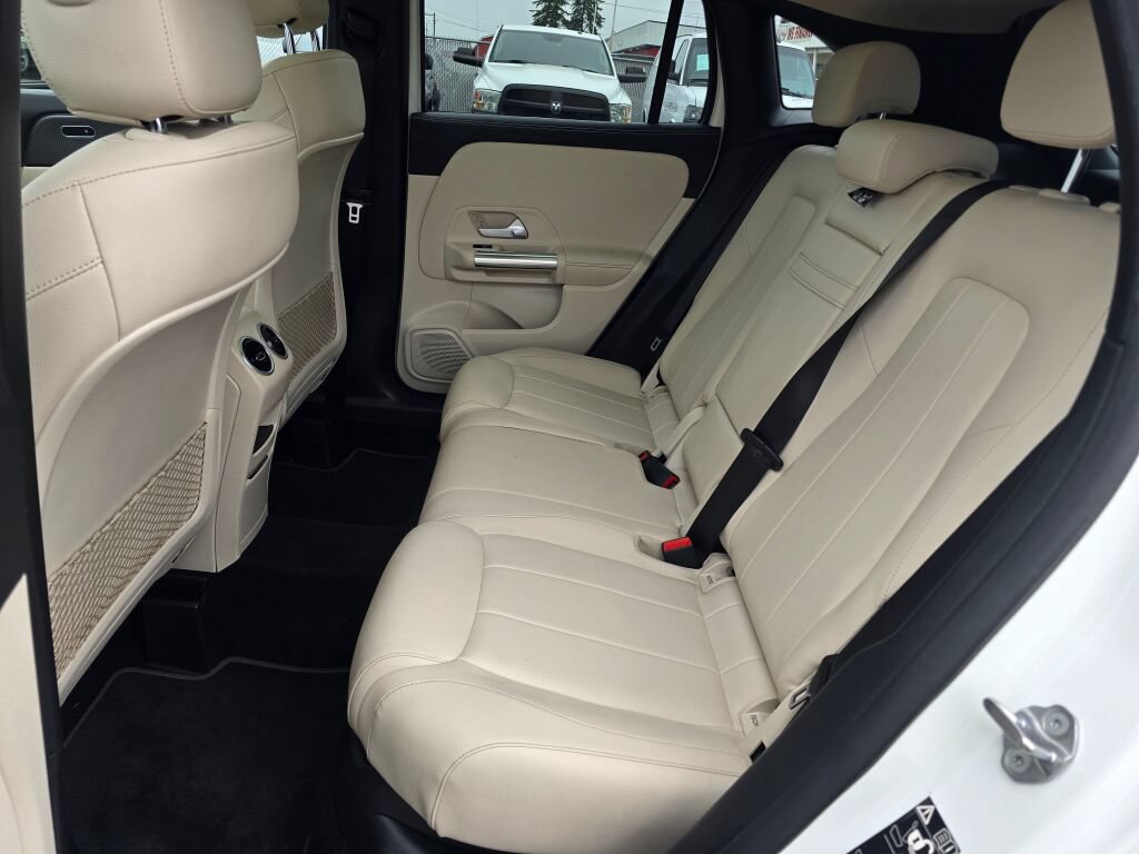 Used 2022 Mercedes-Benz GLA 250 4MATIC image 17