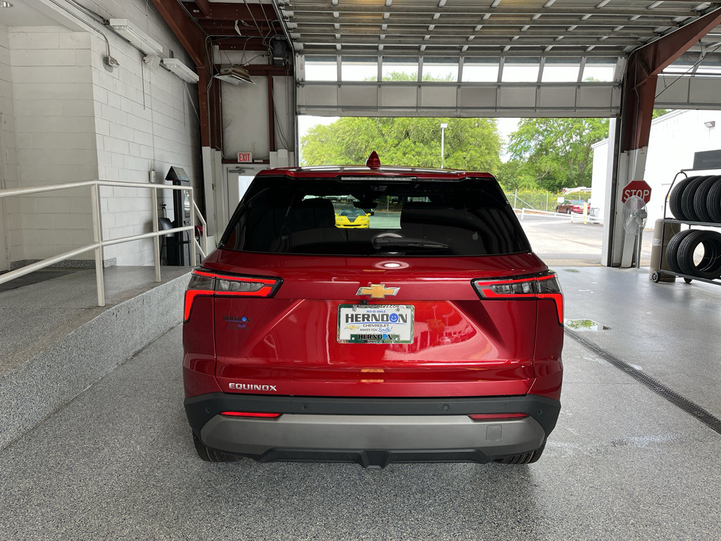 New 2026 Chevrolet Equinox LT w/ Convenience Package II FWD image 7