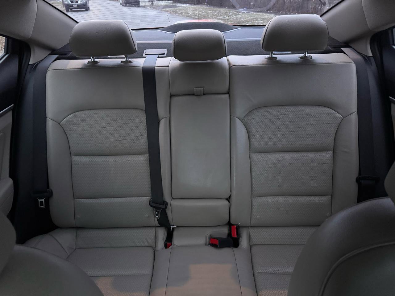 Used 2019 Hyundai Elantra Limited FWD image 15