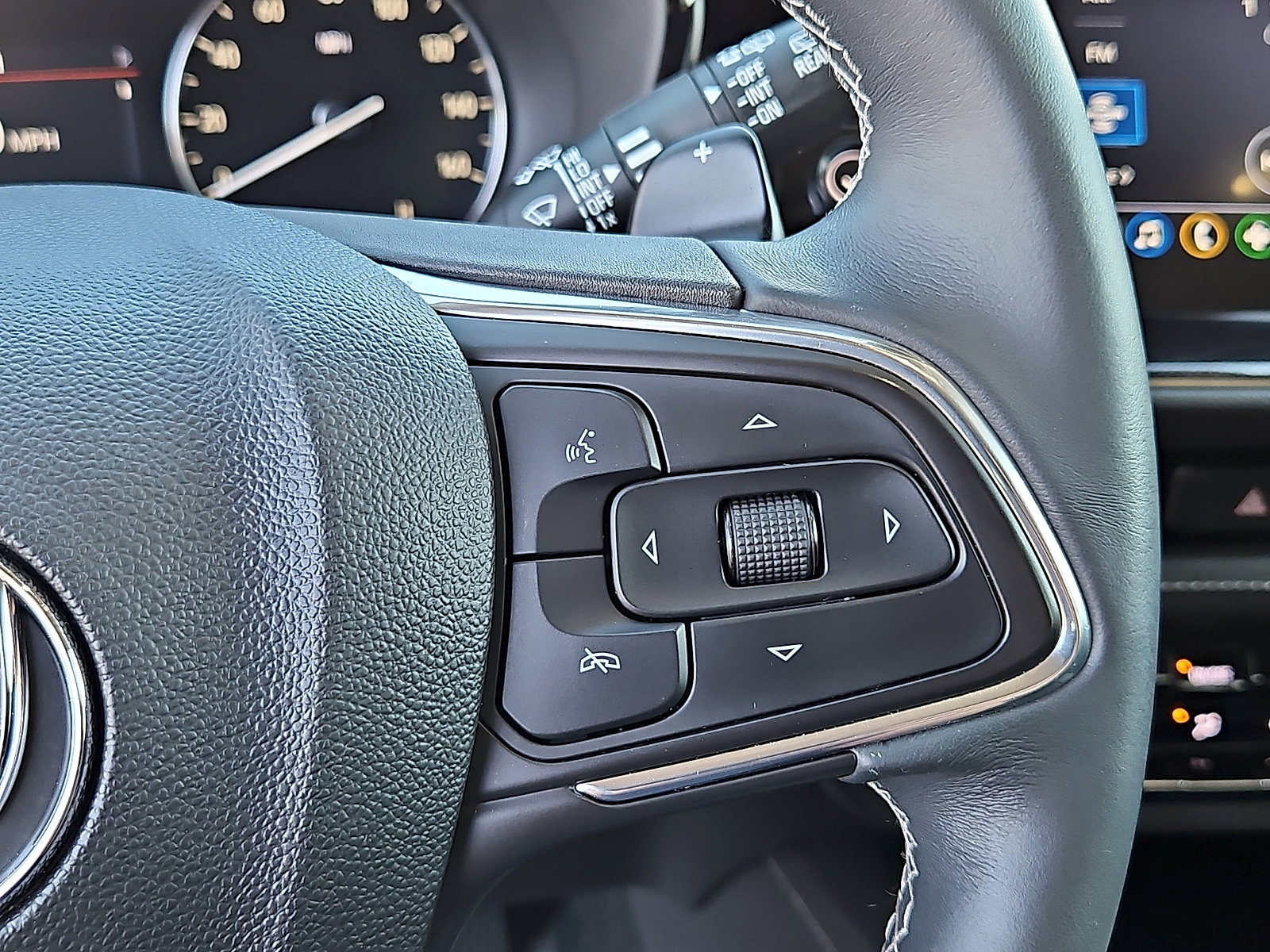 Certified 2023 Buick Envision Preferred FWD image 21