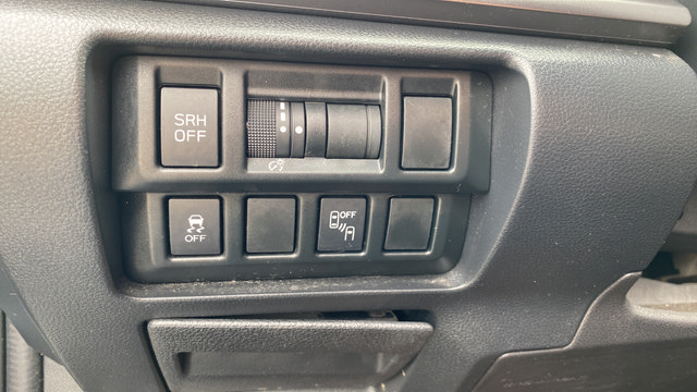 Used 2019 Subaru Crosstrek 2.0i Limited w/ Moonroof Package w/Navigation AWD/4WD image 31
