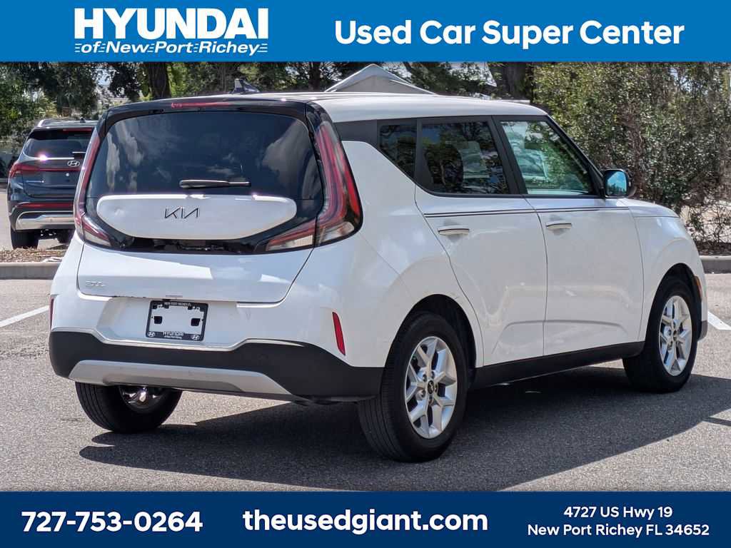 Used 2024 Kia Soul LX w/ Option Group 015 image 5