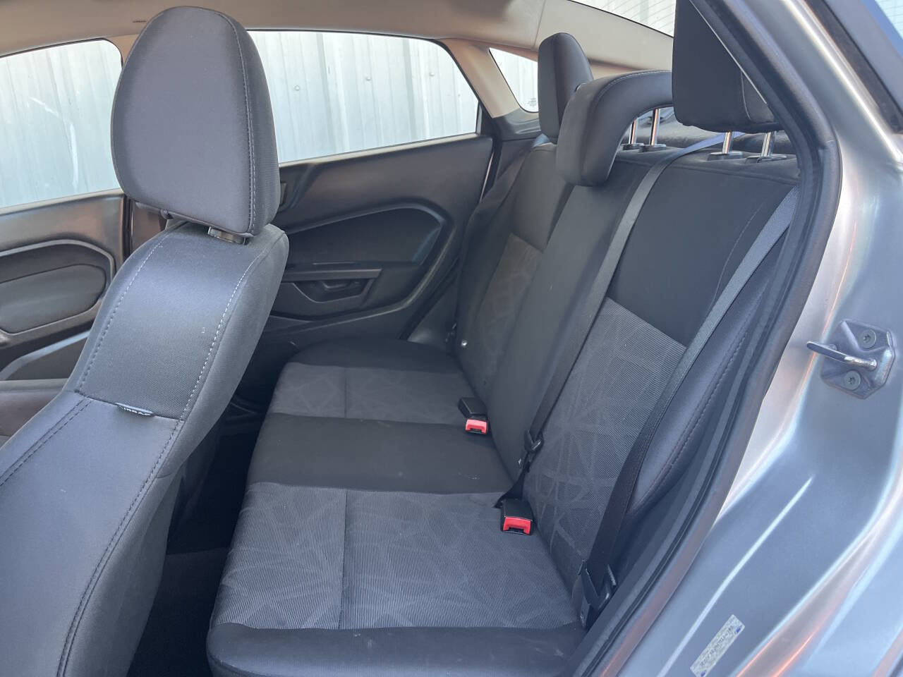 Used 2013 Ford Fiesta SE image 12