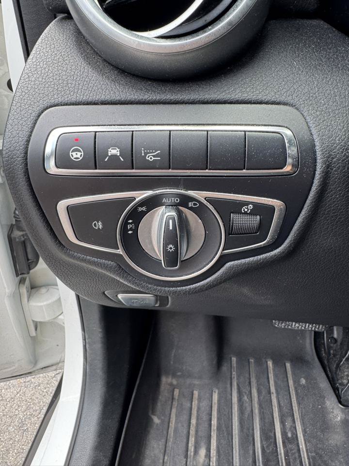 Used 2017 Mercedes-Benz GLC 300 4MATIC image 8