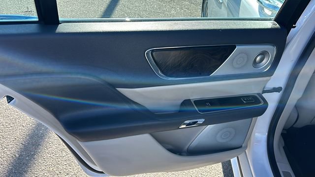 Used 2017 Lincoln Continental Reserve w/ Luxury Package image 14