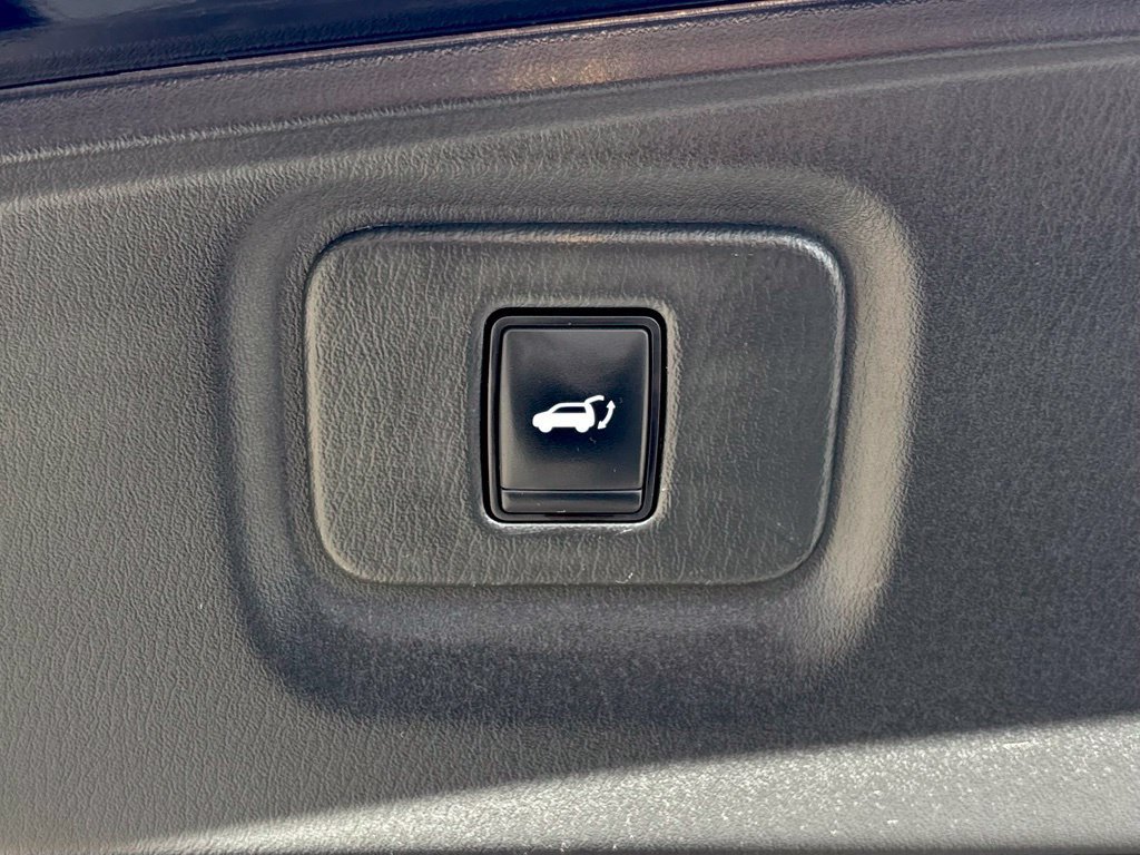Used 2019 Nissan Pathfinder SL AWD/4WD image 29