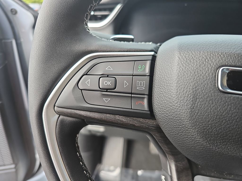 New 2025 Jeep Grand Cherokee Limited w/ Trailer Tow Package image 17