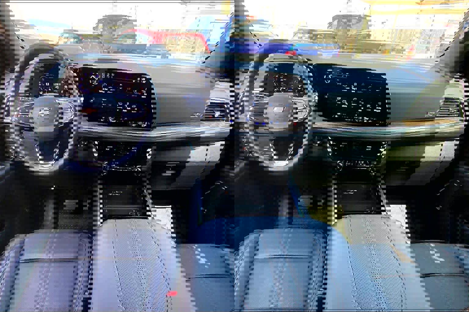 Used 2025 Chevrolet Tahoe High Country AWD/4WD image 16