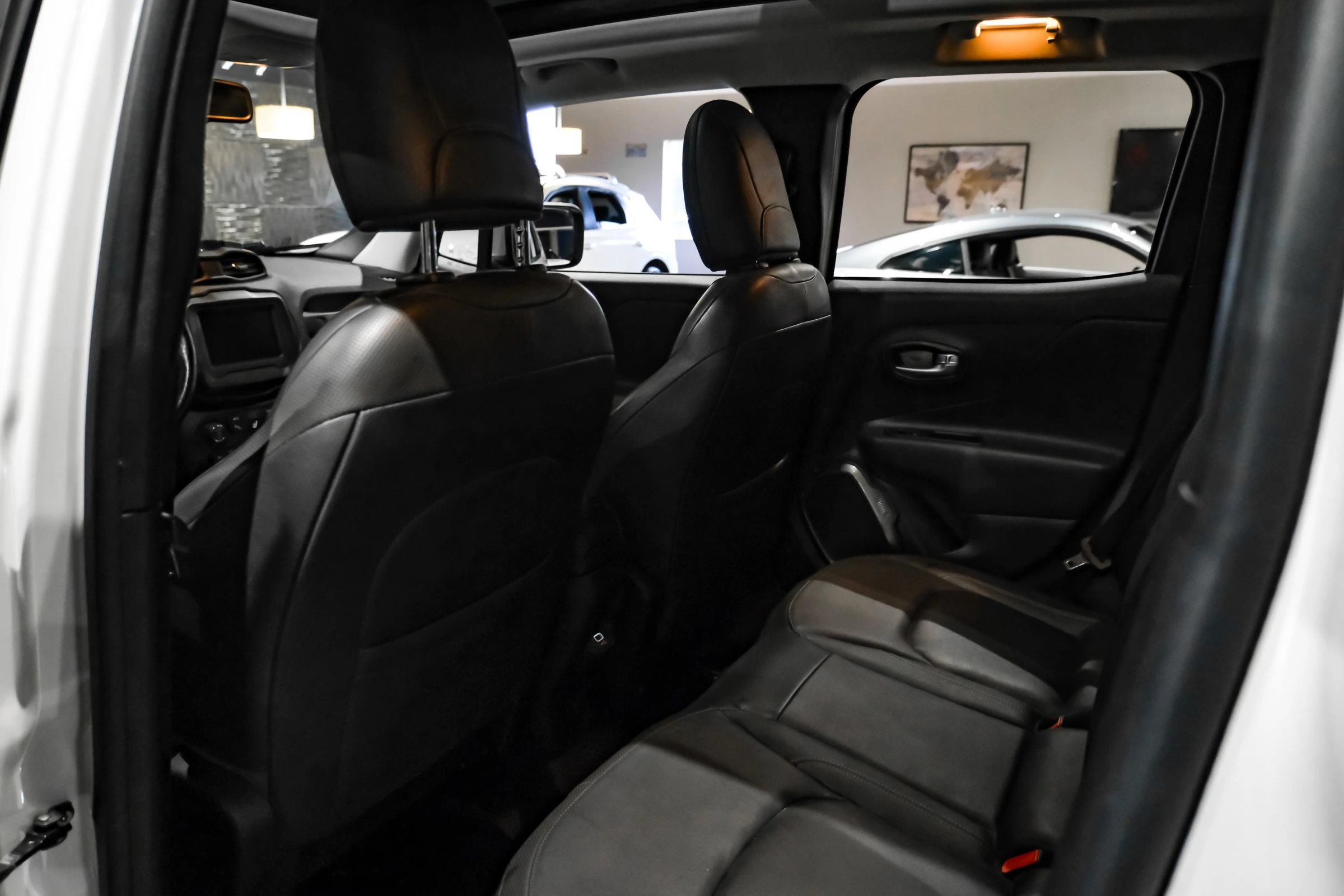 Used 2018 Jeep Renegade Limited w/ Advanced Technology Group AWD/4WD image 35