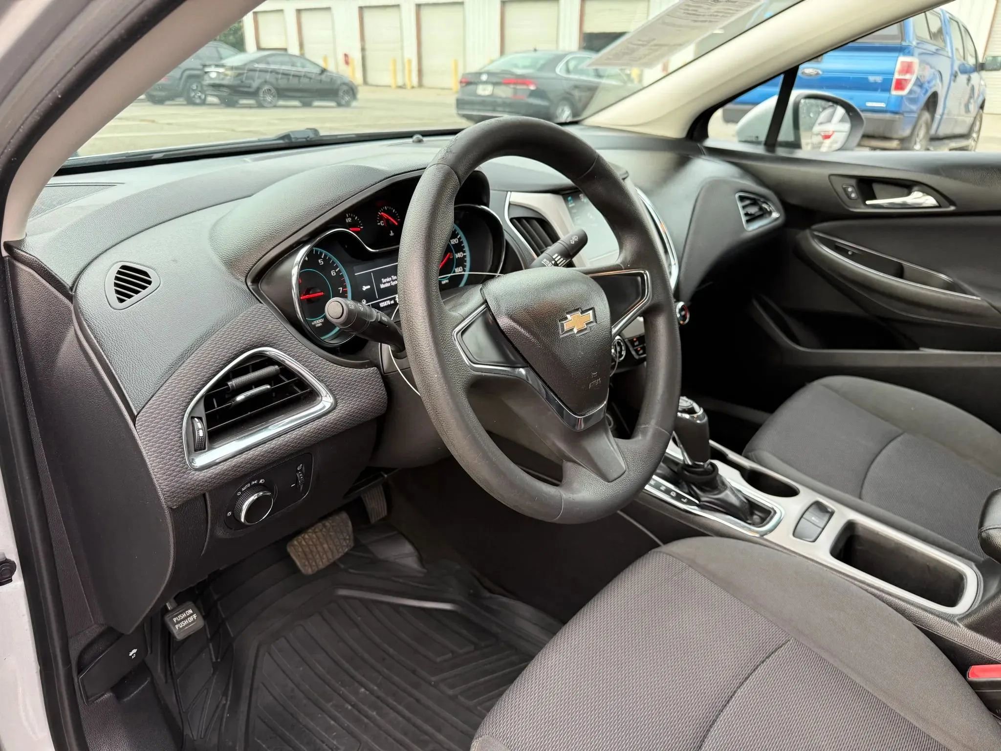 Used 2017 Chevrolet Cruze LS FWD image 17