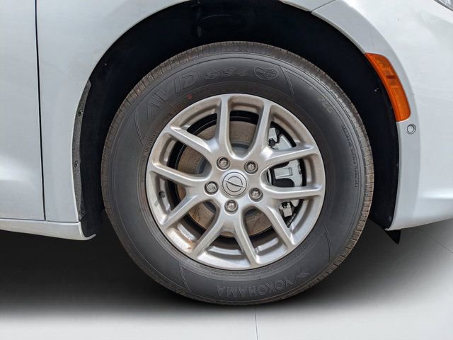 New 2026 Chrysler Pacifica Select FWD image 10
