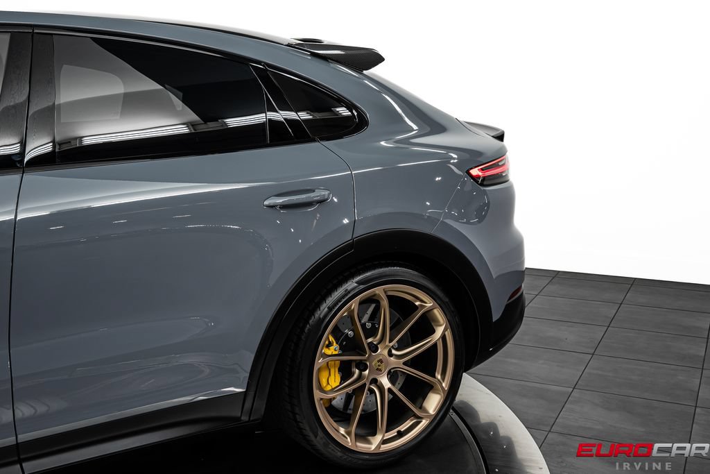 Used 2022 Porsche Cayenne Turbo GT AWD/4WD image 17