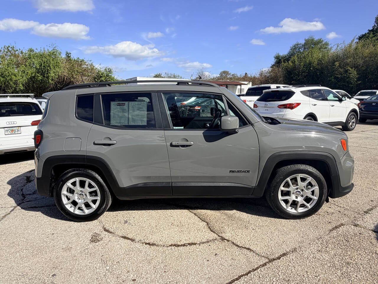 Used 2020 Jeep Renegade Latitude w/ Popular Equipment Group image 4