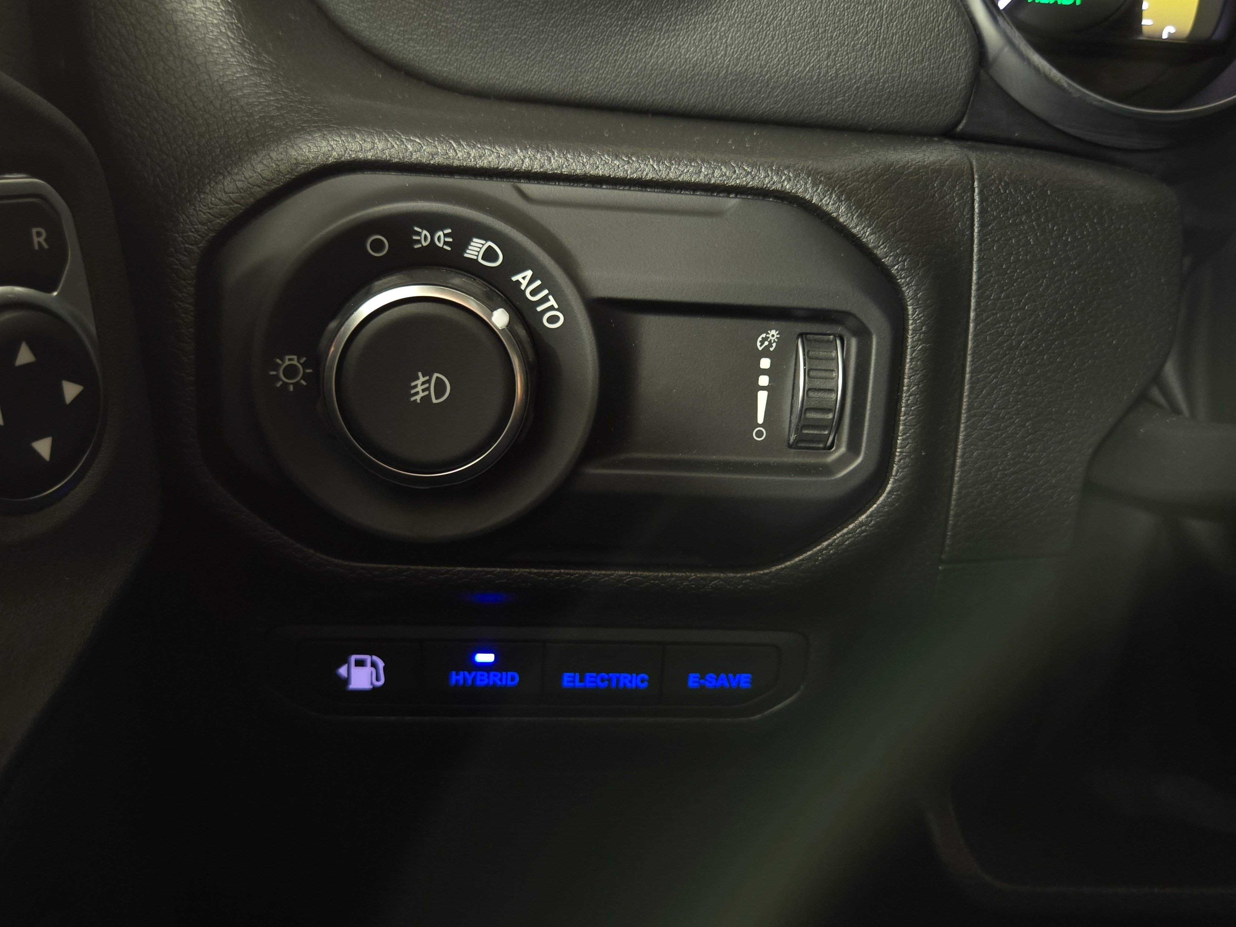 Certified 2023 Jeep Wrangler Unlimited Sahara AWD/4WD image 26