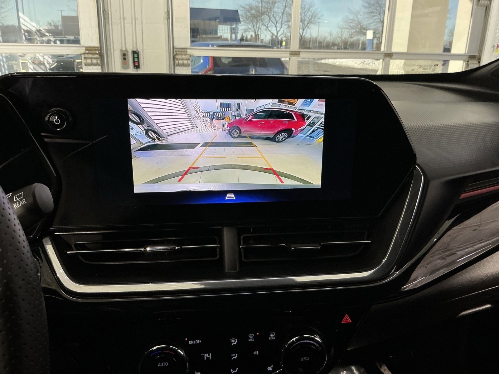 Used 2025 Chevrolet Trax RS w/ Sunroof Package image 27