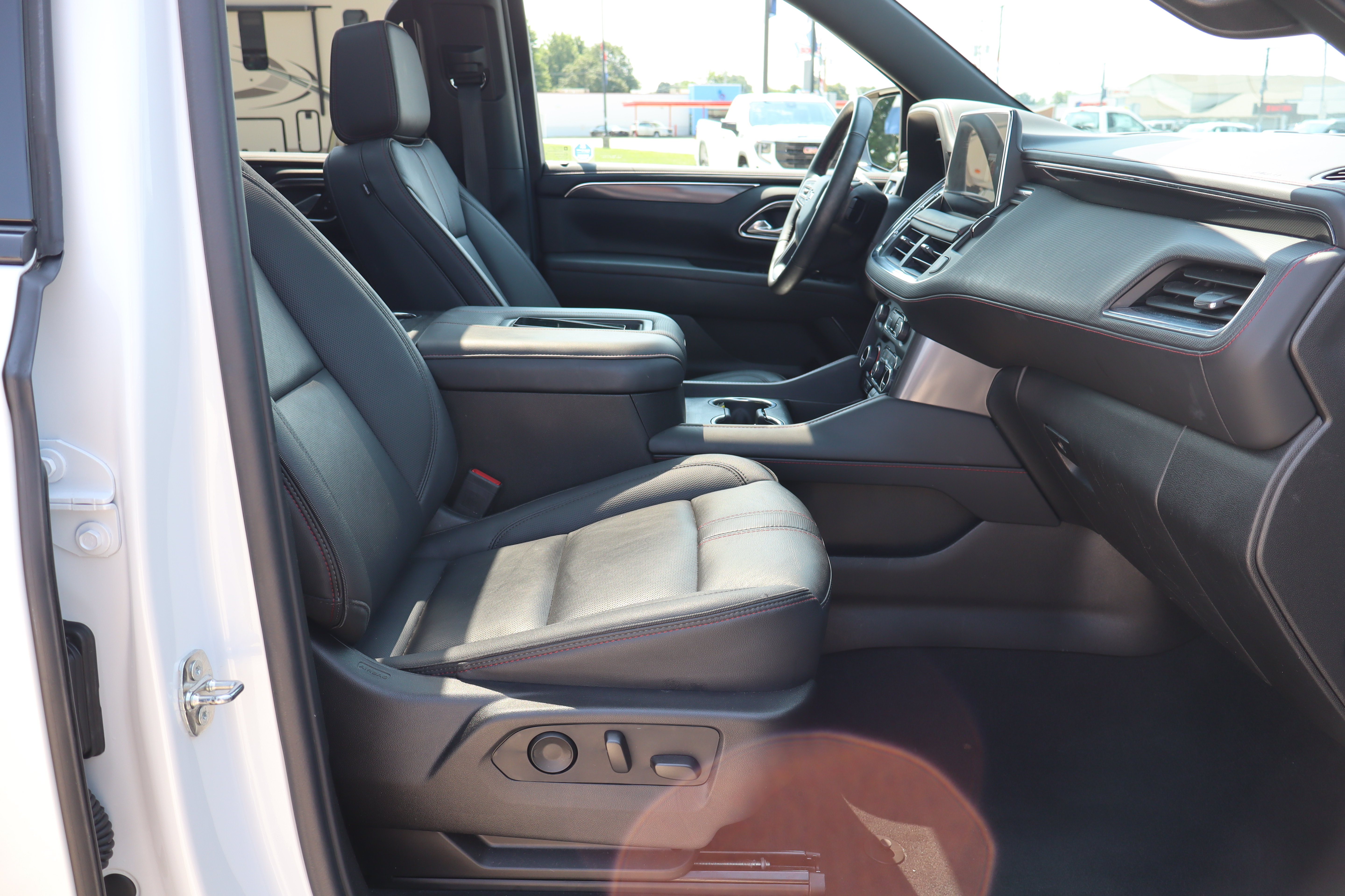 Used 2023 Chevrolet Tahoe RST w/ Luxury Package AWD/4WD image 14