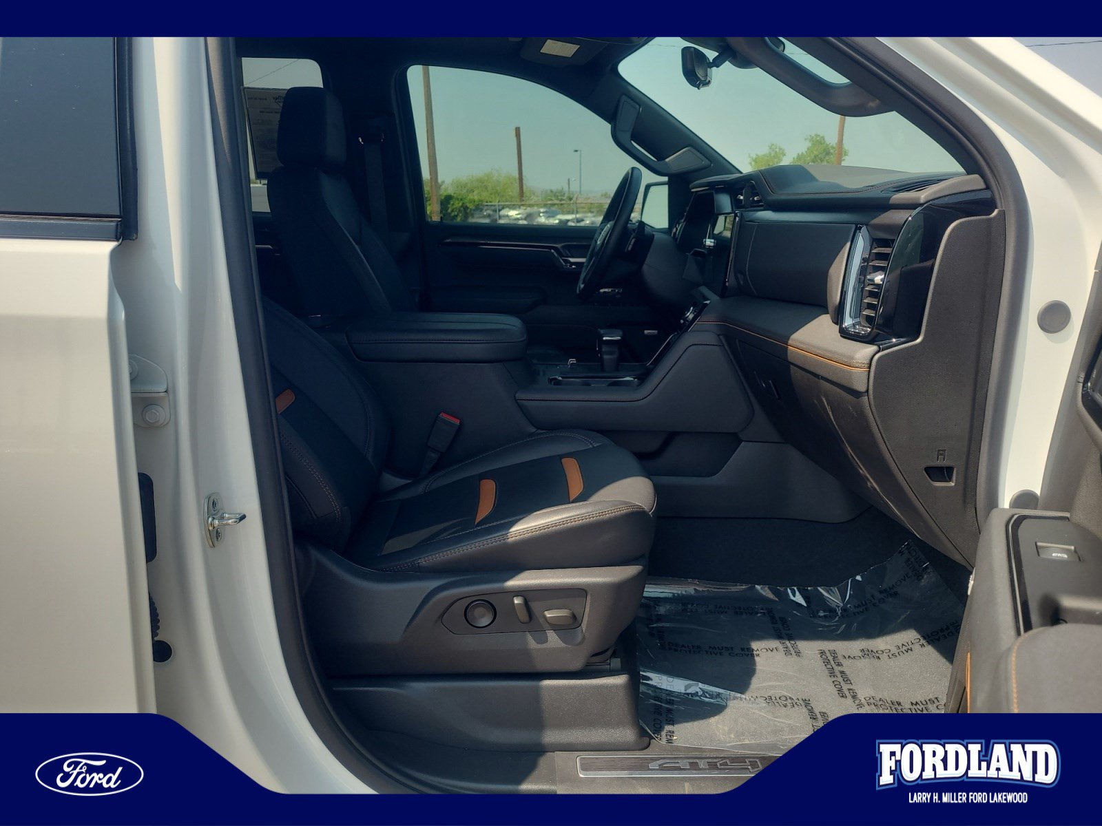 Used 2025 GMC Sierra 1500 AT4 w/ AT4 Premium Package AWD/4WD image 19