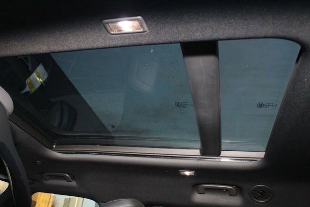 New 2026 Land Rover Defender 130 X-Dynamic SE image 22