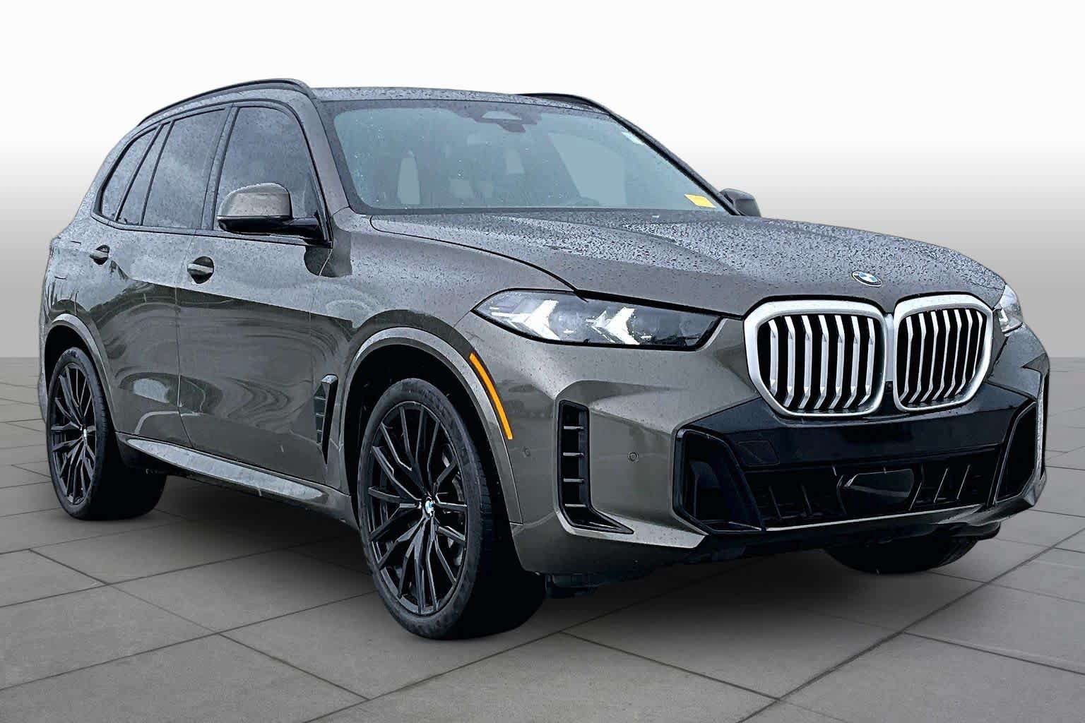 Used 2024 BMW X5 sDrive40i w/ M Sport Package RWD image 3