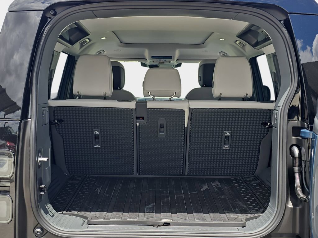 New 2026 Land Rover Defender 110 X-Dynamic SE AWD/4WD image 12