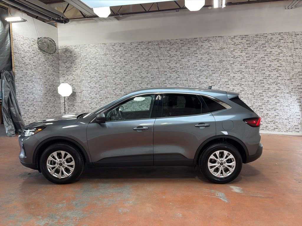Used 2023 Ford Escape Active AWD/4WD image 4