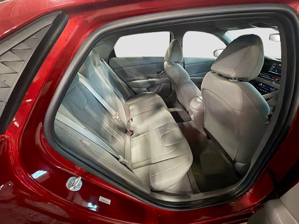 Used 2024 Hyundai Elantra SEL FWD image 30
