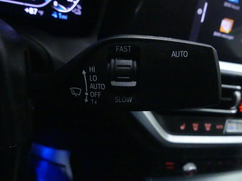 Used 2021 BMW 330e xDrive w/ Convenience Package image 21