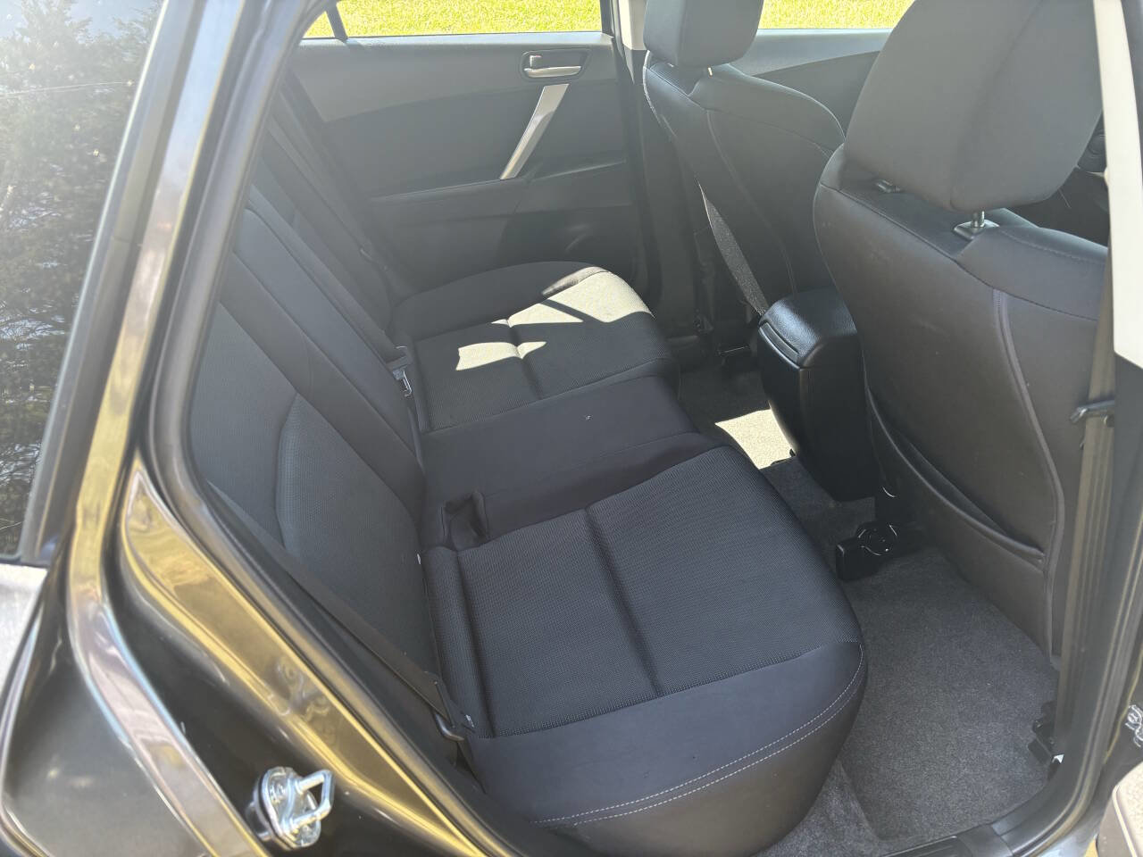 Used 2011 MAZDA MAZDA3 s Sport w/ Tech Pkg image 9