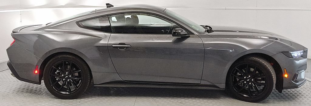 Certified 2025 Ford Mustang Coupe RWD image 2