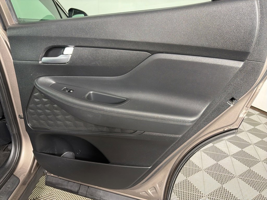 Used 2019 Hyundai Santa Fe SE image 14