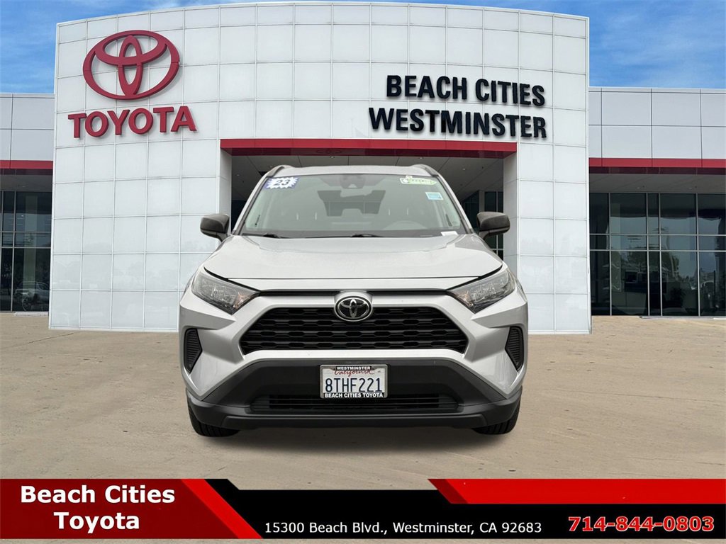 Used 2020 Toyota RAV4 LE w/ Carpet Mat Package image 4