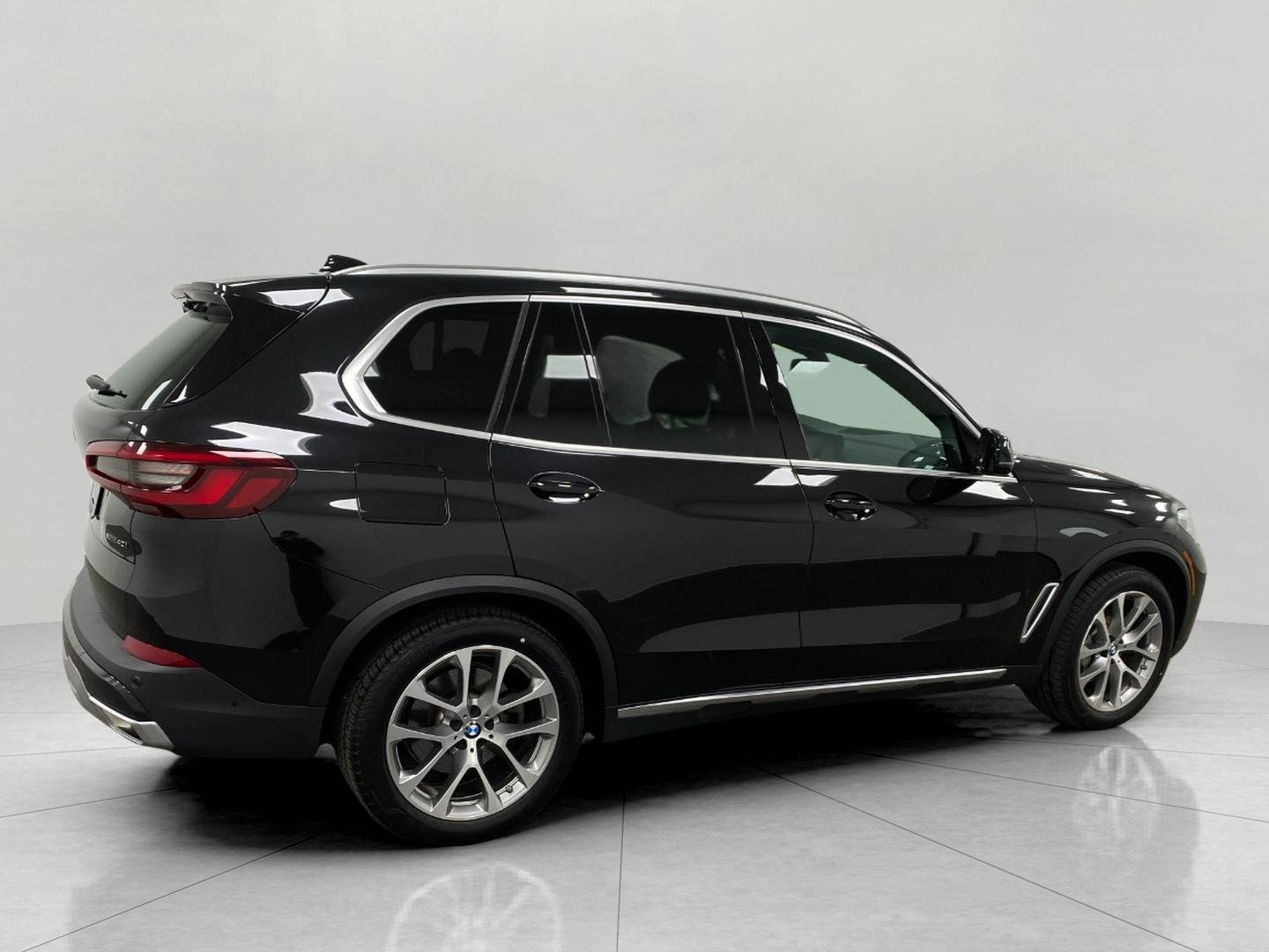 Certified 2023 BMW X5 xDrive40i w/ Premium Package image 2