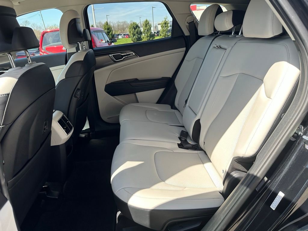 Used 2023 Kia Sportage EX image 25