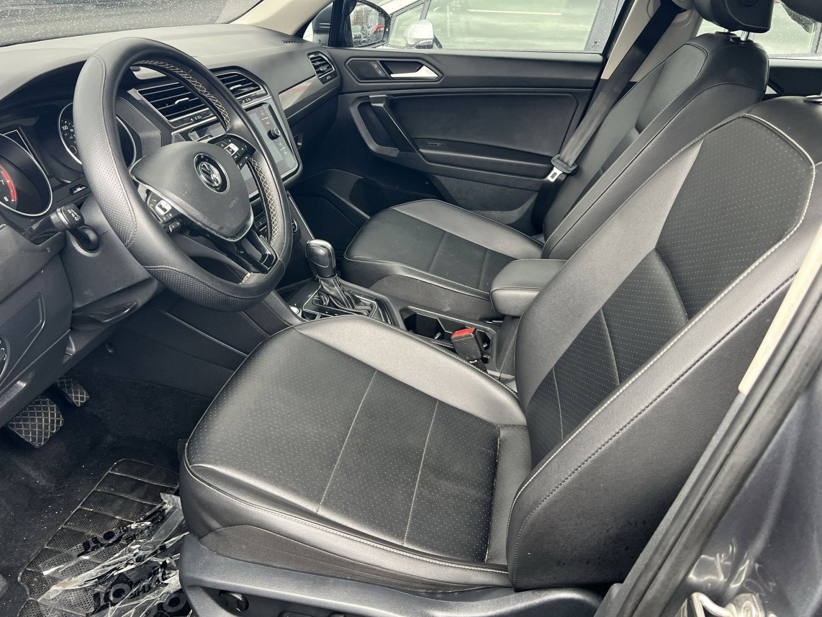 Used 2021 Volkswagen Tiguan SEL image 10