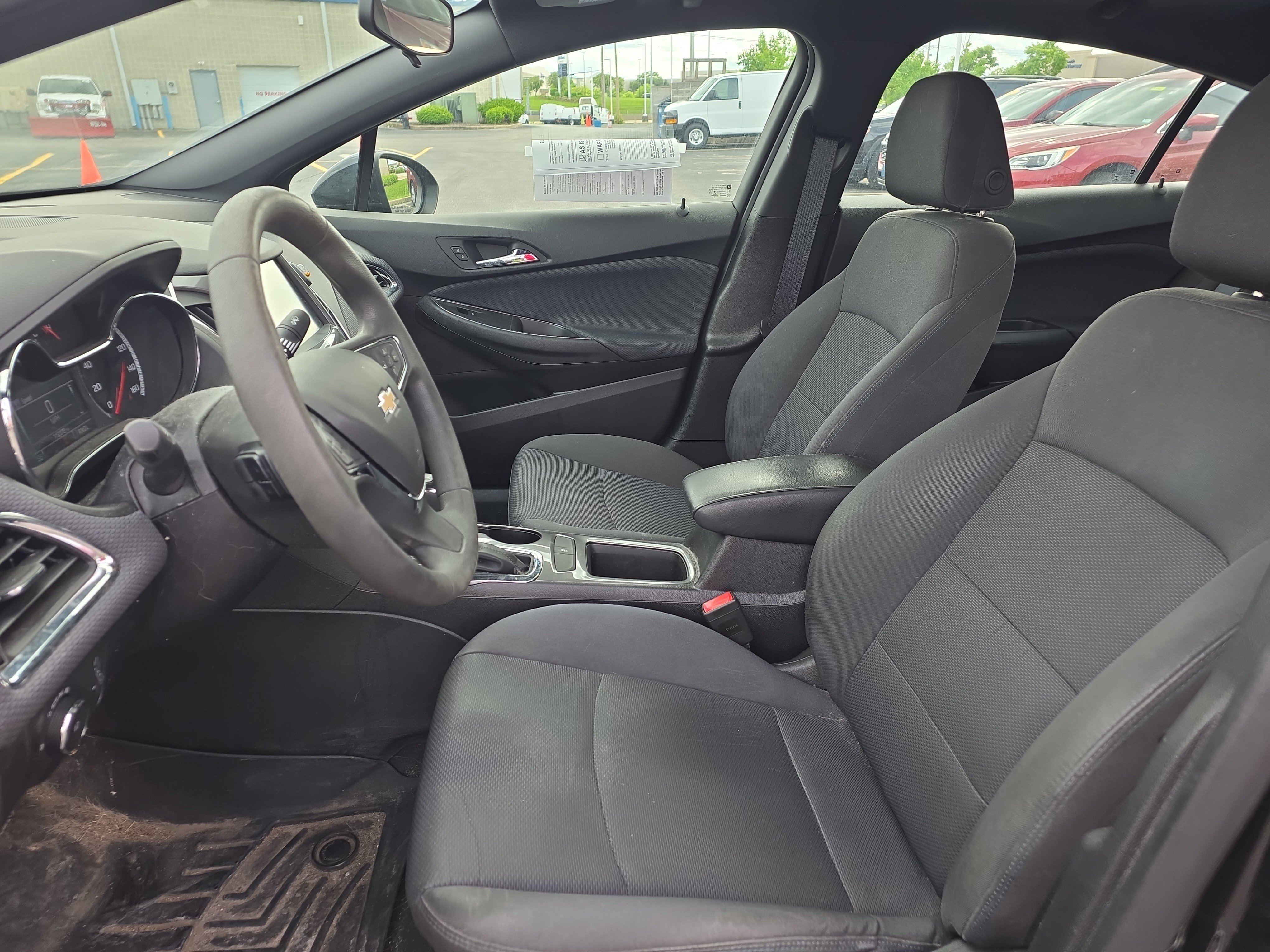 Used 2018 Chevrolet Cruze LT w/ Sun And Sound Package FWD image 13
