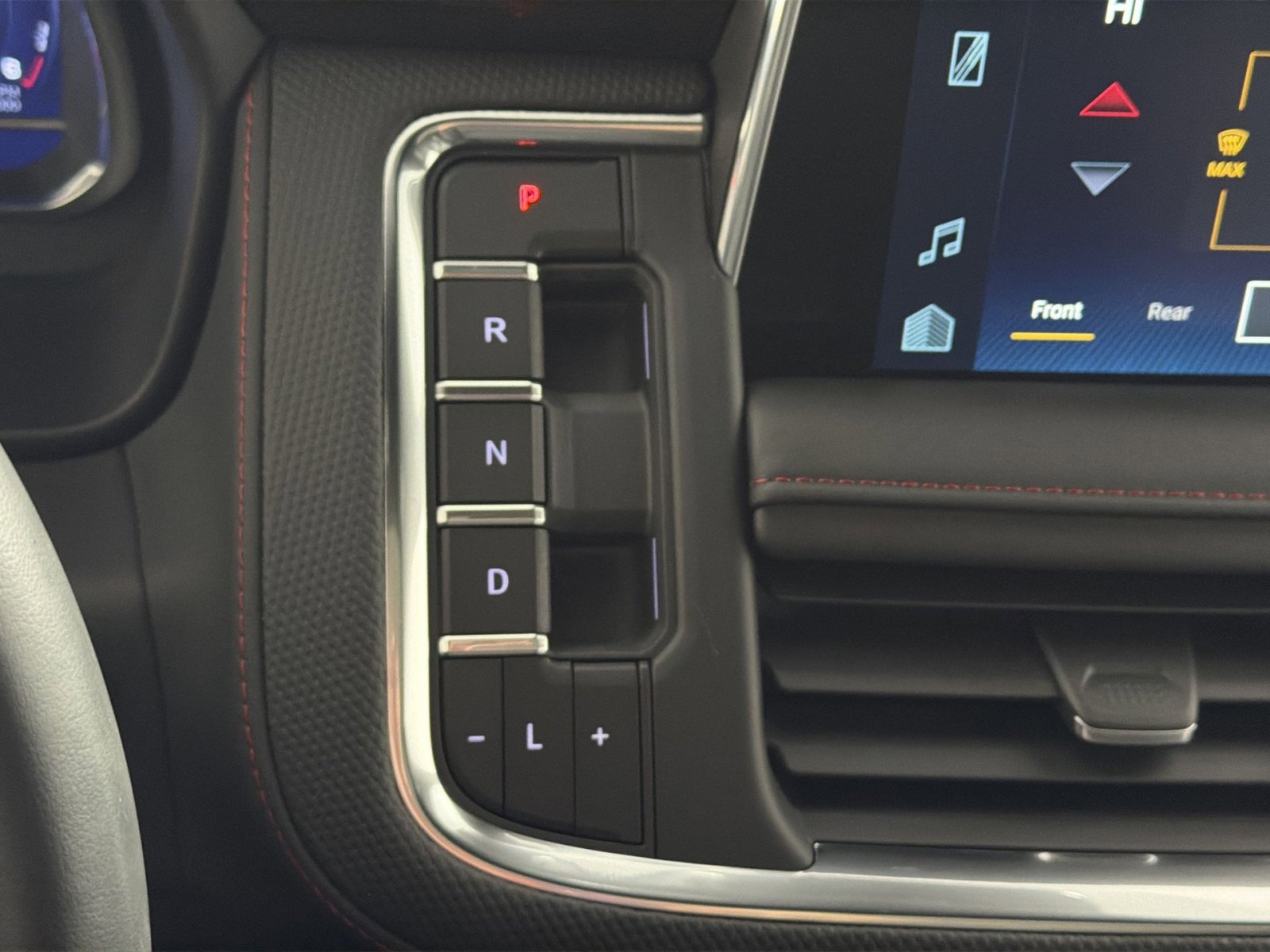 Used 2024 Chevrolet Tahoe RST w/ Luxury Package image 22