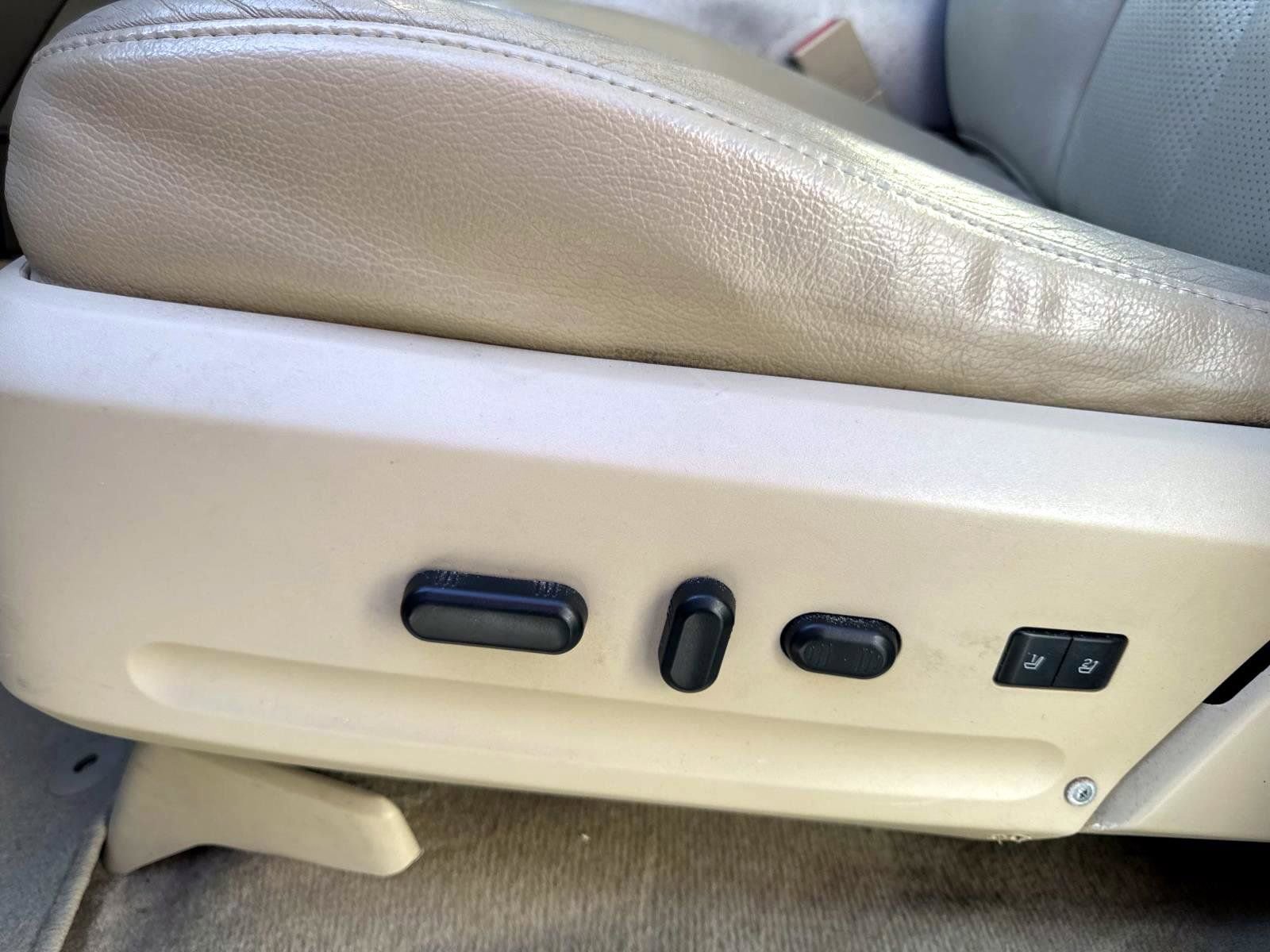 Used 2013 Ford Expedition XLT image 9