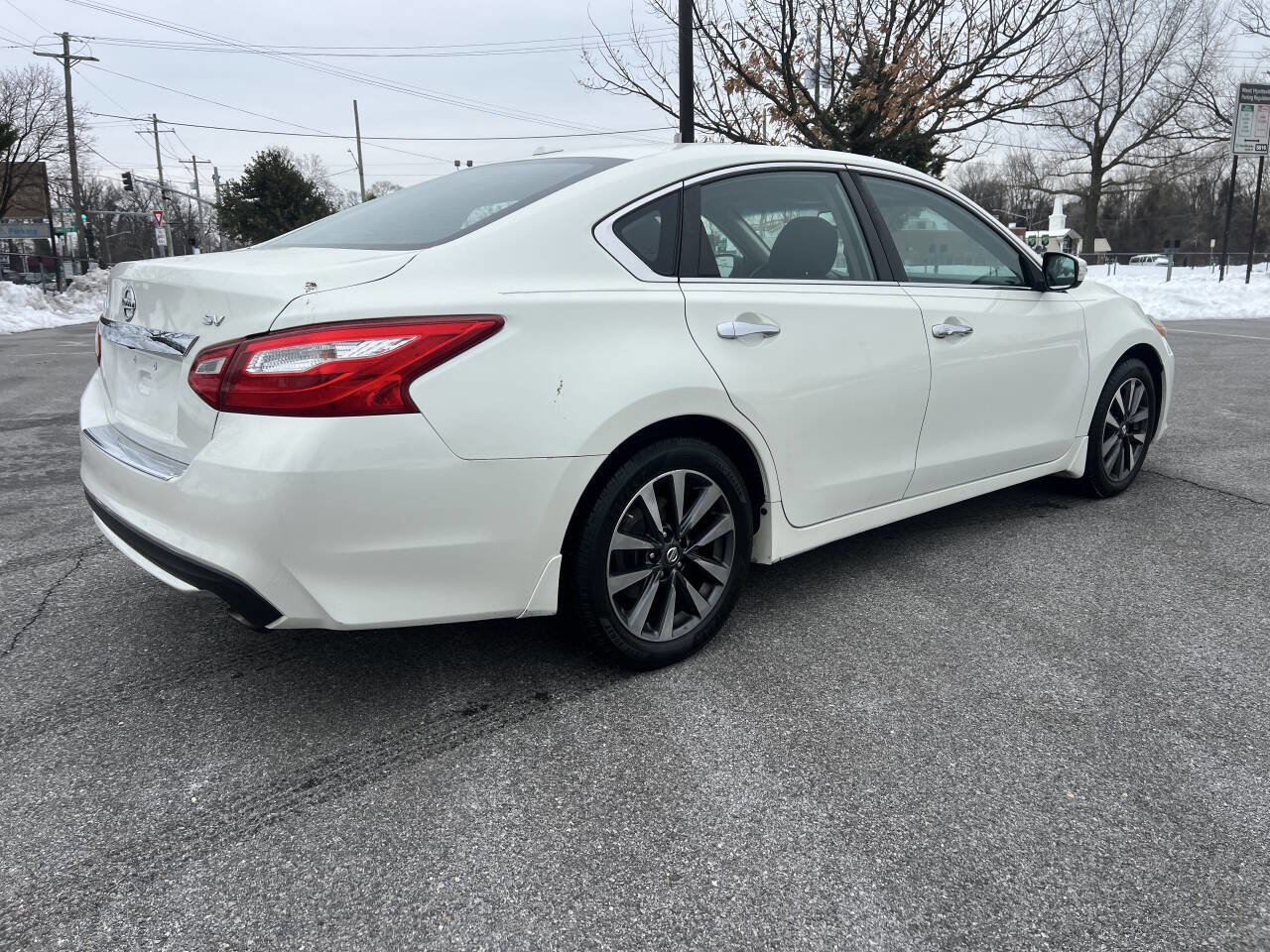 Used 2016 Nissan Altima 2.5 SV w/ Convenience Package image 5