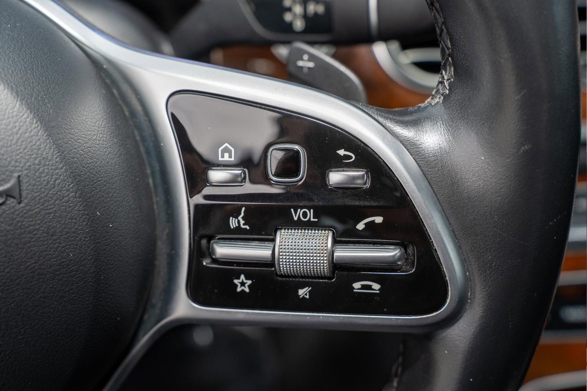 Used 2019 Mercedes-Benz E 300 4MATIC w/ Premium 1 Package image 32