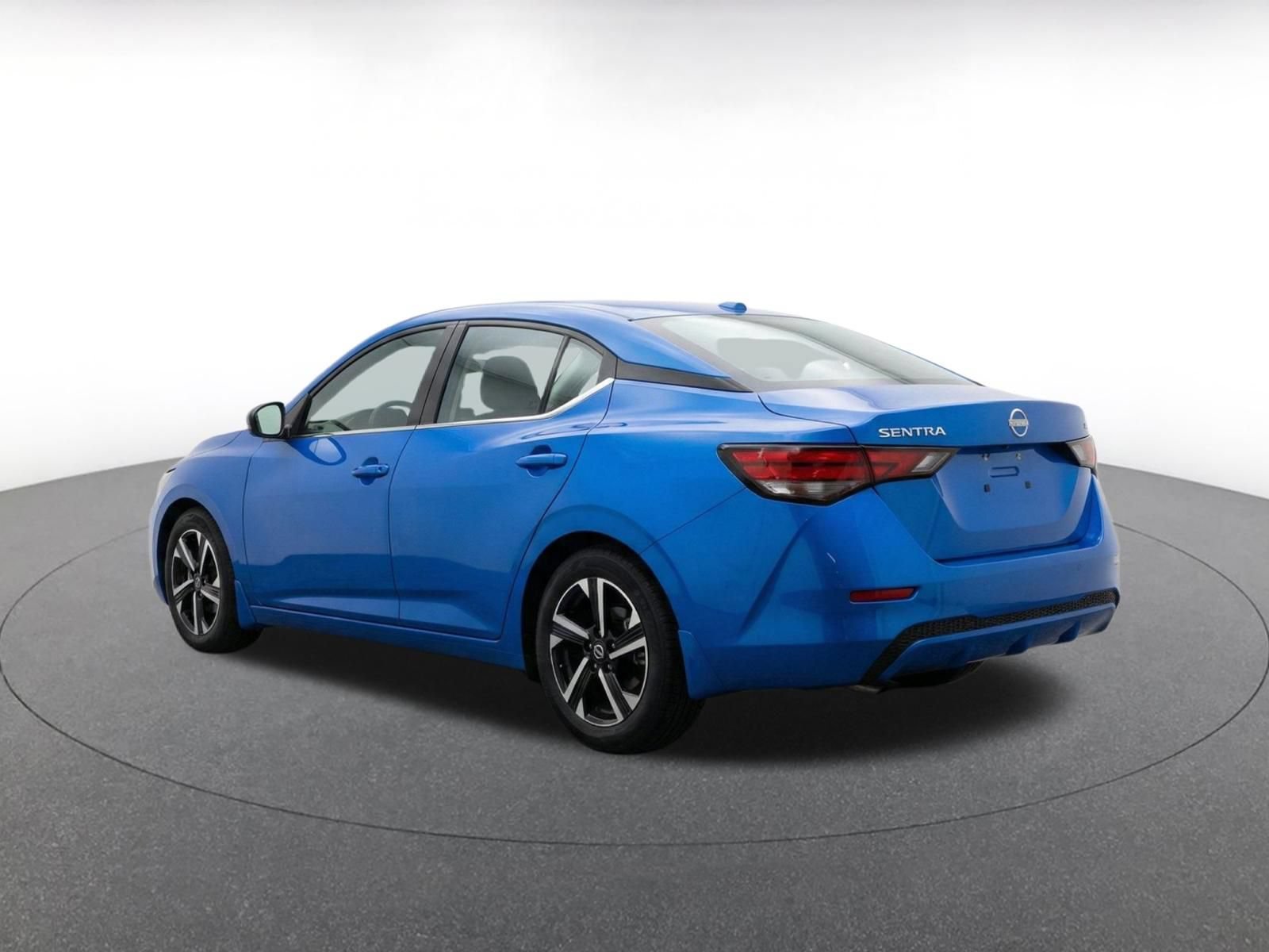 Used 2025 Nissan Sentra SV FWD image 7