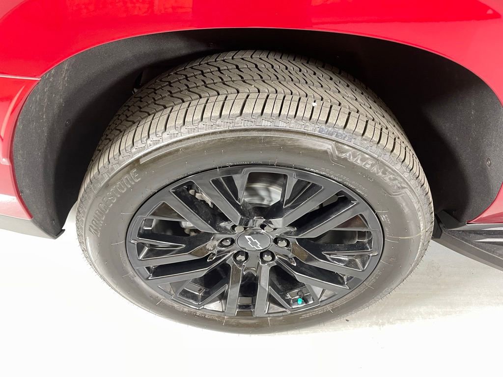 New 2025 Chevrolet Suburban Premier image 12