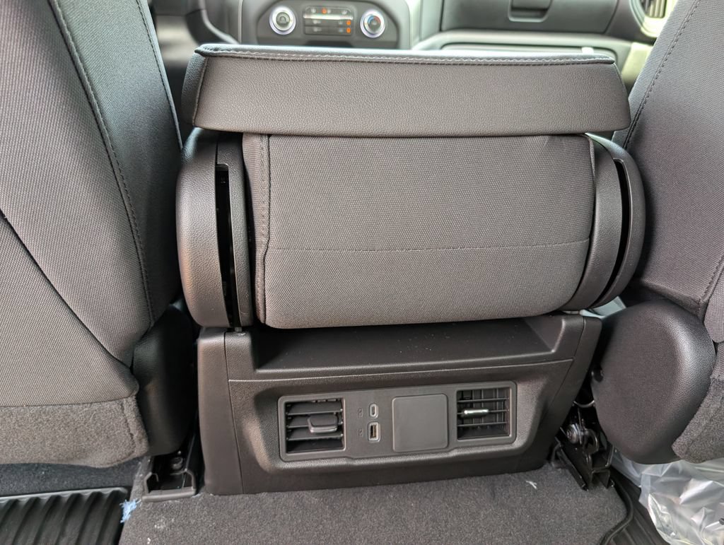 New 2026 Chevrolet Silverado 1500 Custom w/ LPO, Dark Essentials Package RWD image 6
