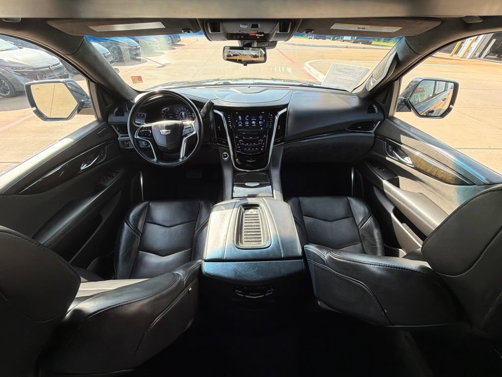Used 2019 Cadillac Escalade ESV Platinum w/ Escalade Sport Edition AWD/4WD image 19