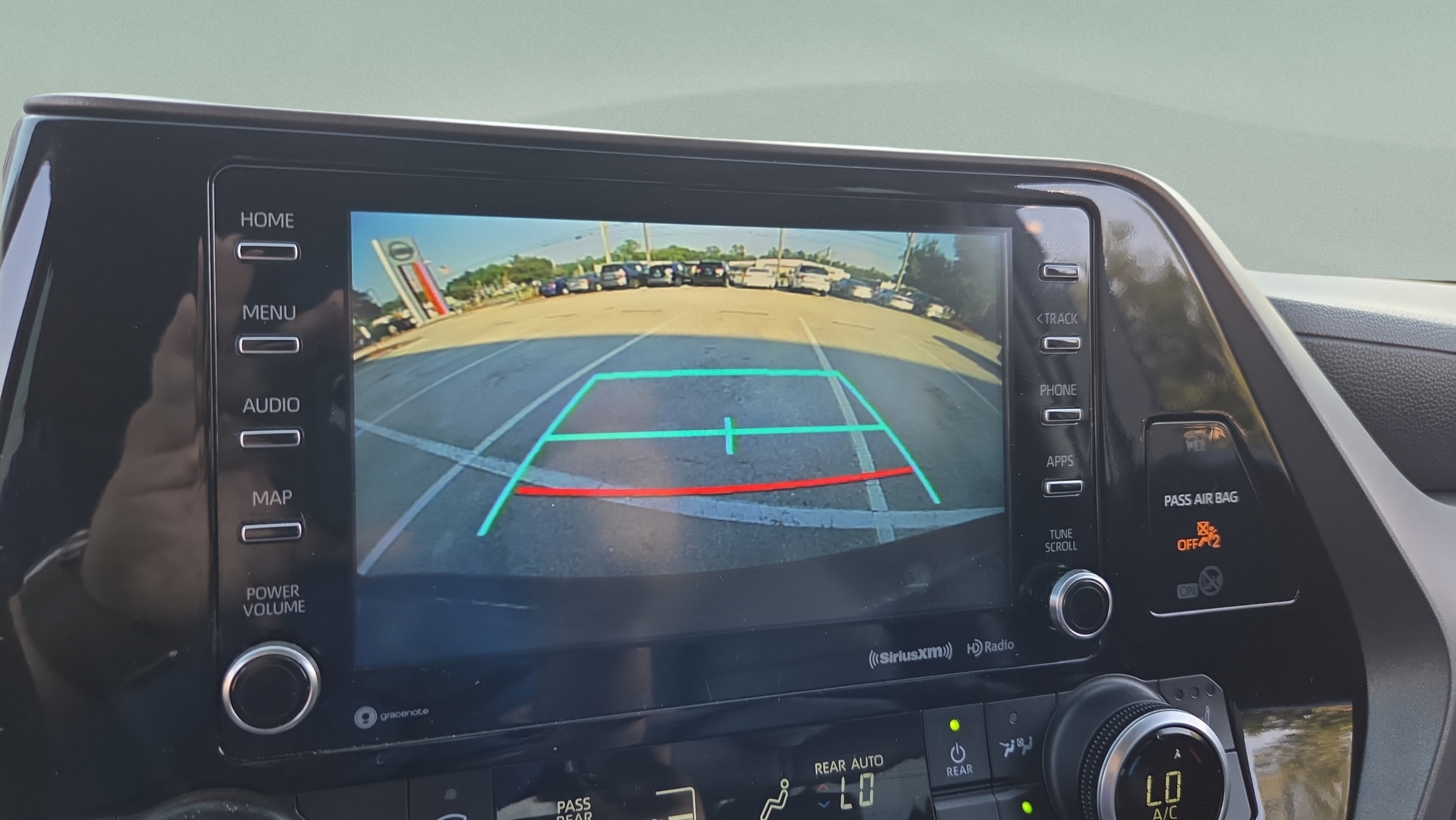 Used 2021 Toyota Highlander XLE FWD image 20