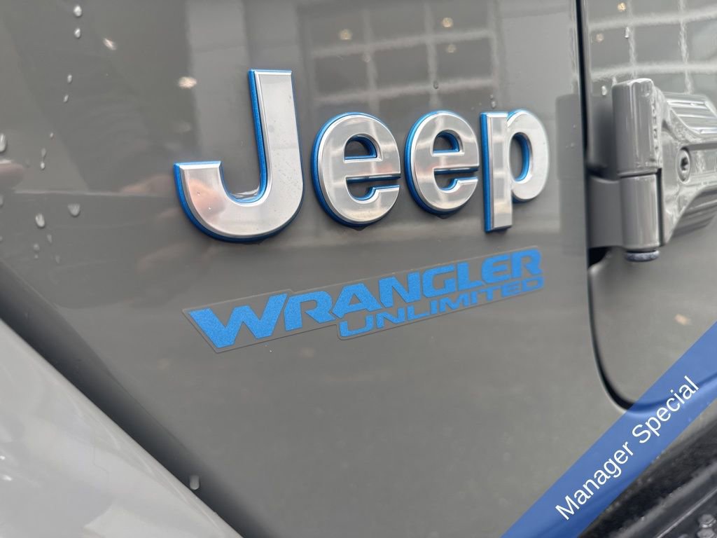 Used 2022 Jeep Wrangler Unlimited Sahara w/ Cold Weather Group image 10
