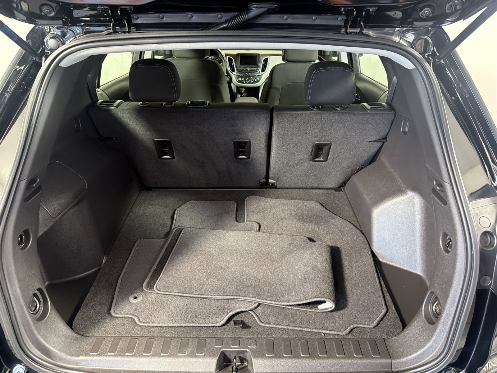 Used 2023 Chevrolet Equinox LS w/ Driver Confidence II Package AWD/4WD image 25