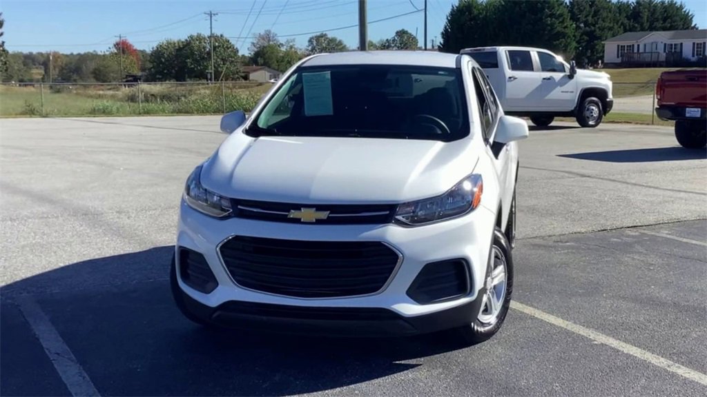 Certified 2022 Chevrolet Trax LS w/ Tint and Cruise Package image 3