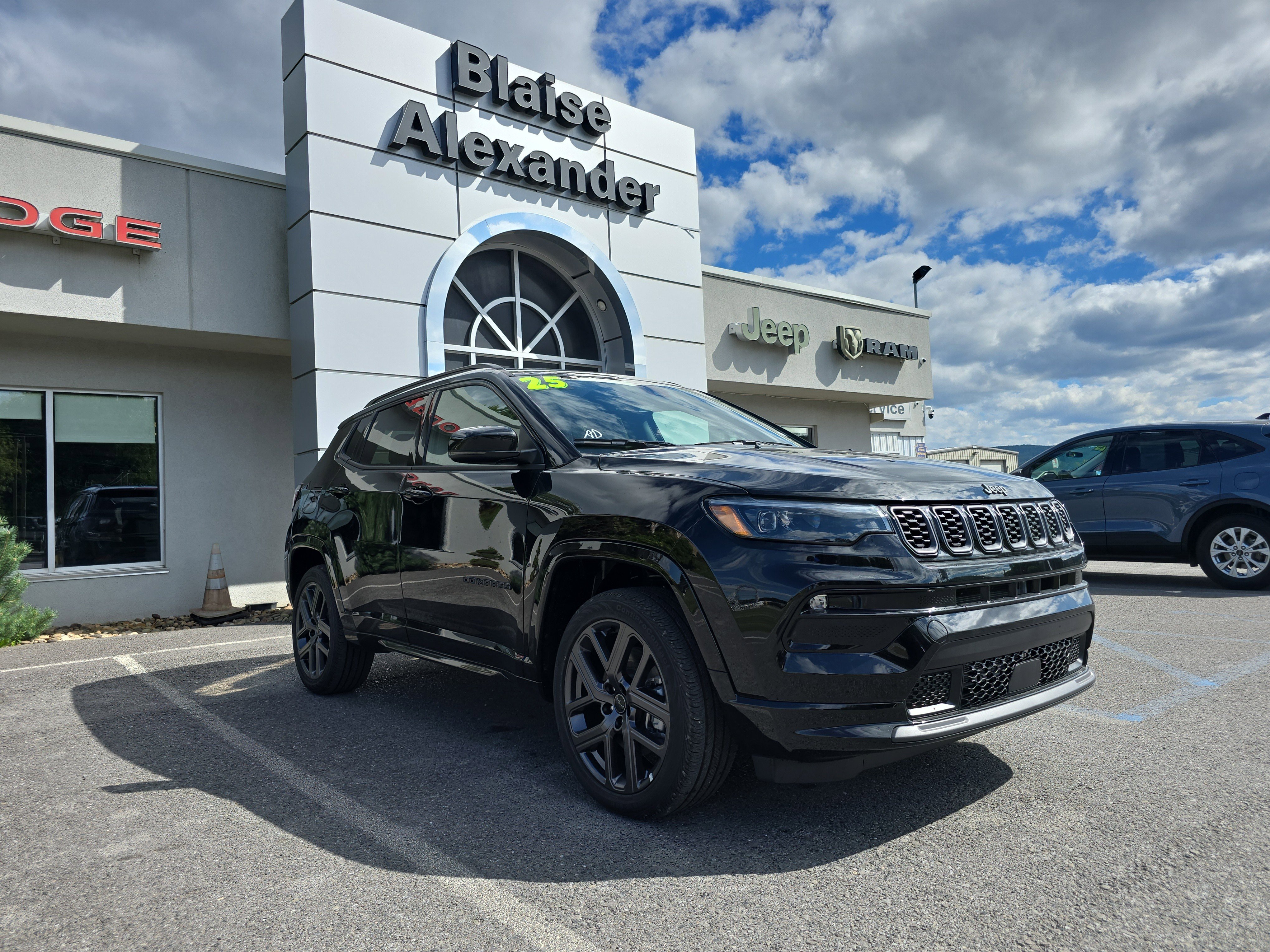 New 2025 Jeep Compass Limited w/ High Altitude Package